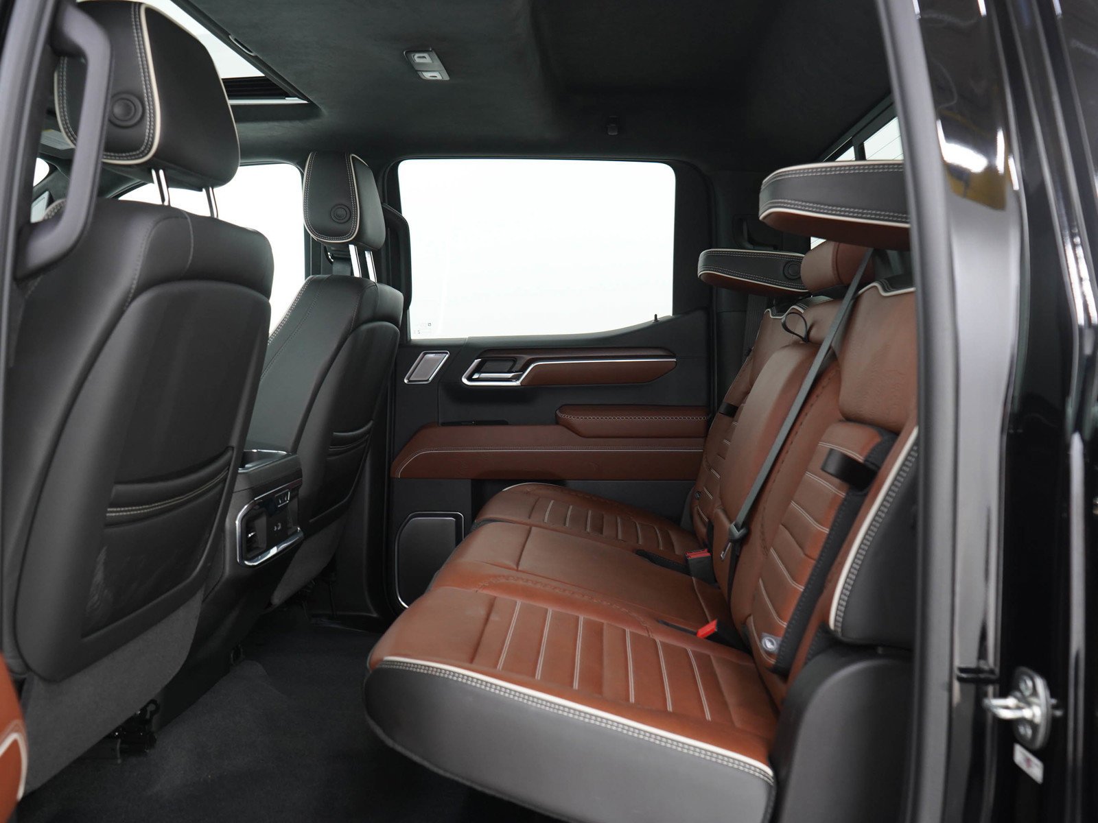 Used 2025 Black GMC Denali Ultimate image 15
