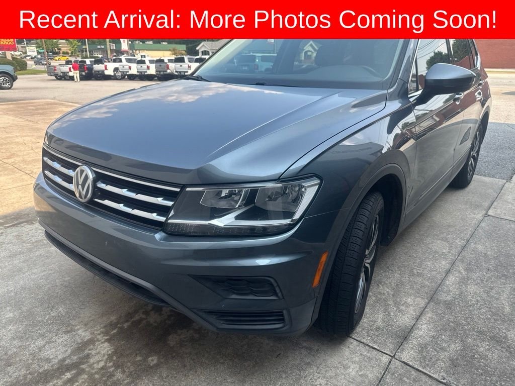 Used 2019 Platinum Gray Metallic Volkswagen 2.0T SE image 1