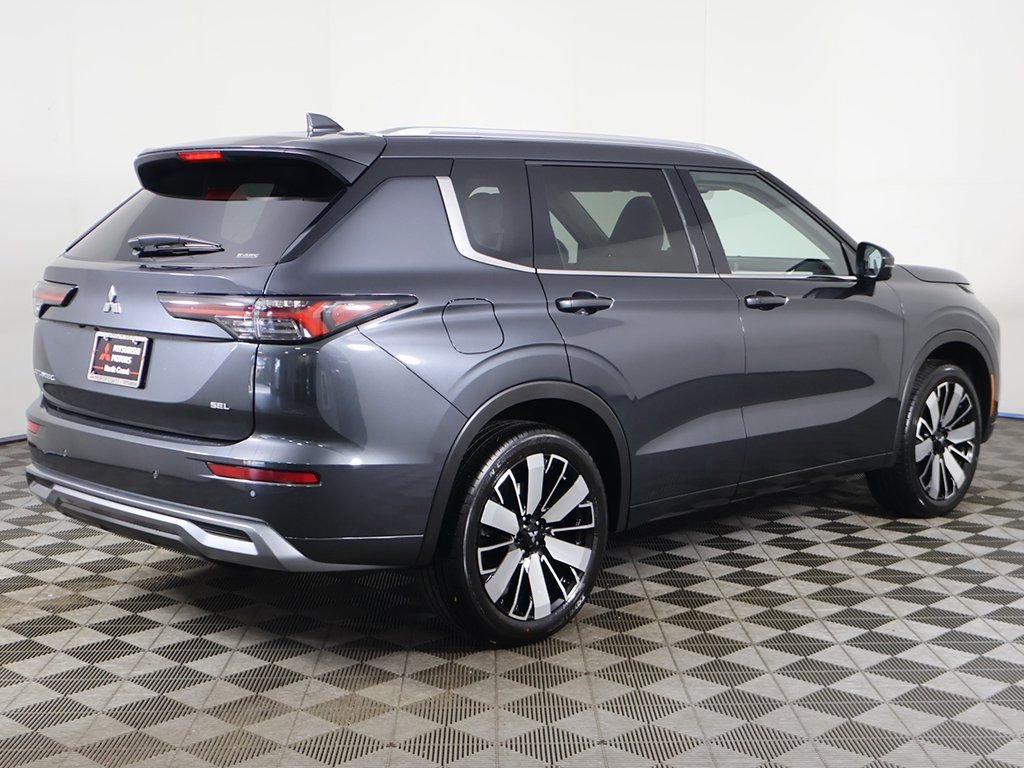 2025 Mitsubishi Outlander SEL - Photo 14