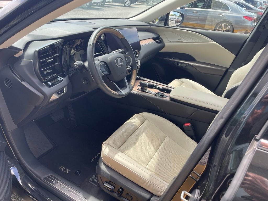 Used 2023 Black Lexus 350 Luxury image 3