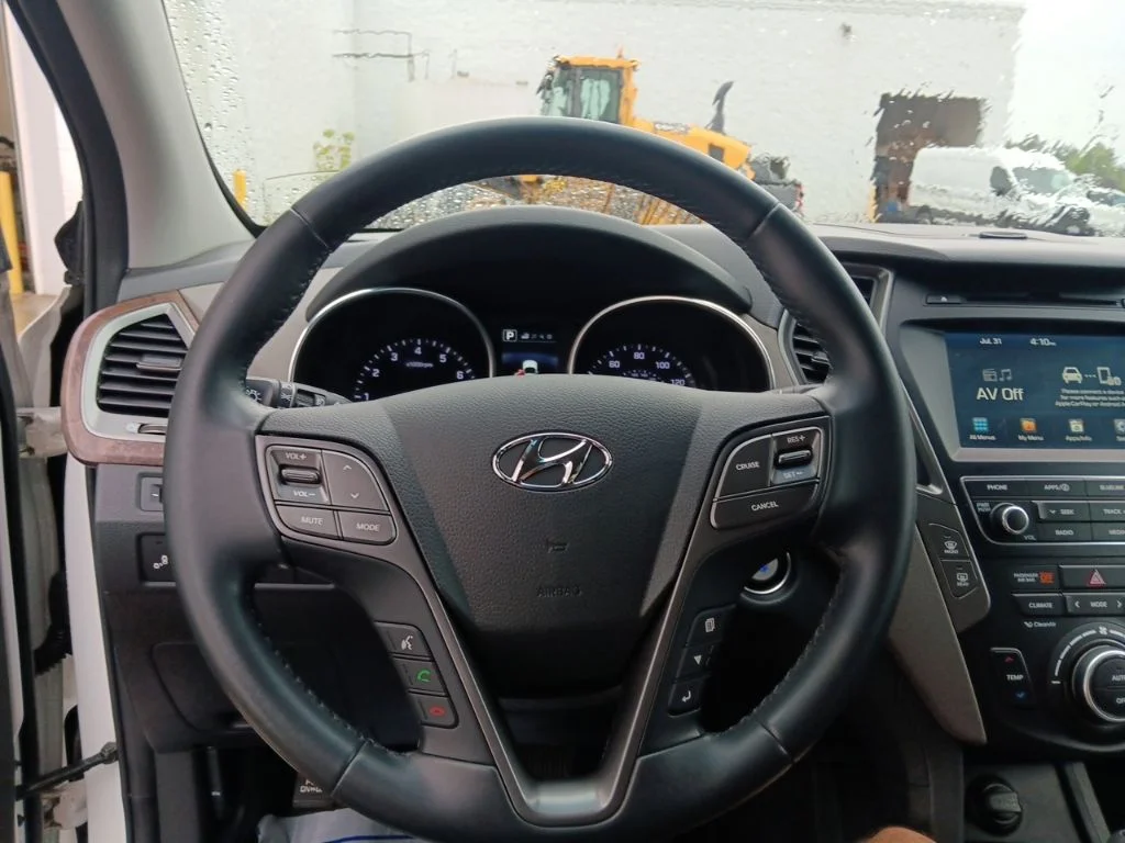 Used 2018 Pearl White Hyundai 2.4 Base image 15