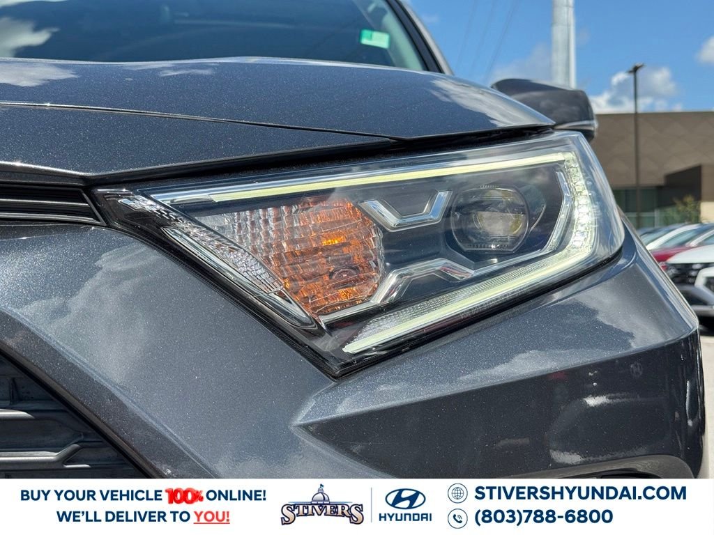 2021 Toyota RAV4 XLE - Photo 11