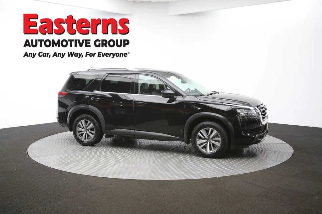 Used 2022 Black Nissan SL image 49