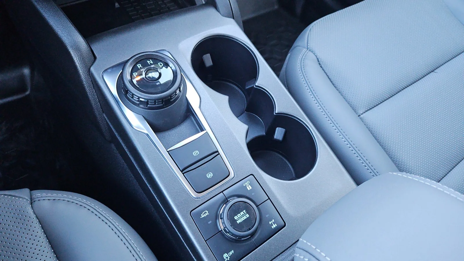 New 2025 Carbonized Gray Metallic Ford Badlands 4WD image 16