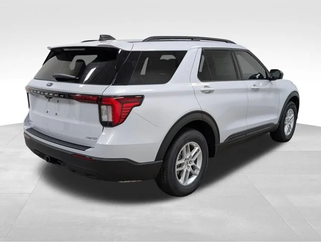 New 2026 Space White Metallic Ford Active image 46