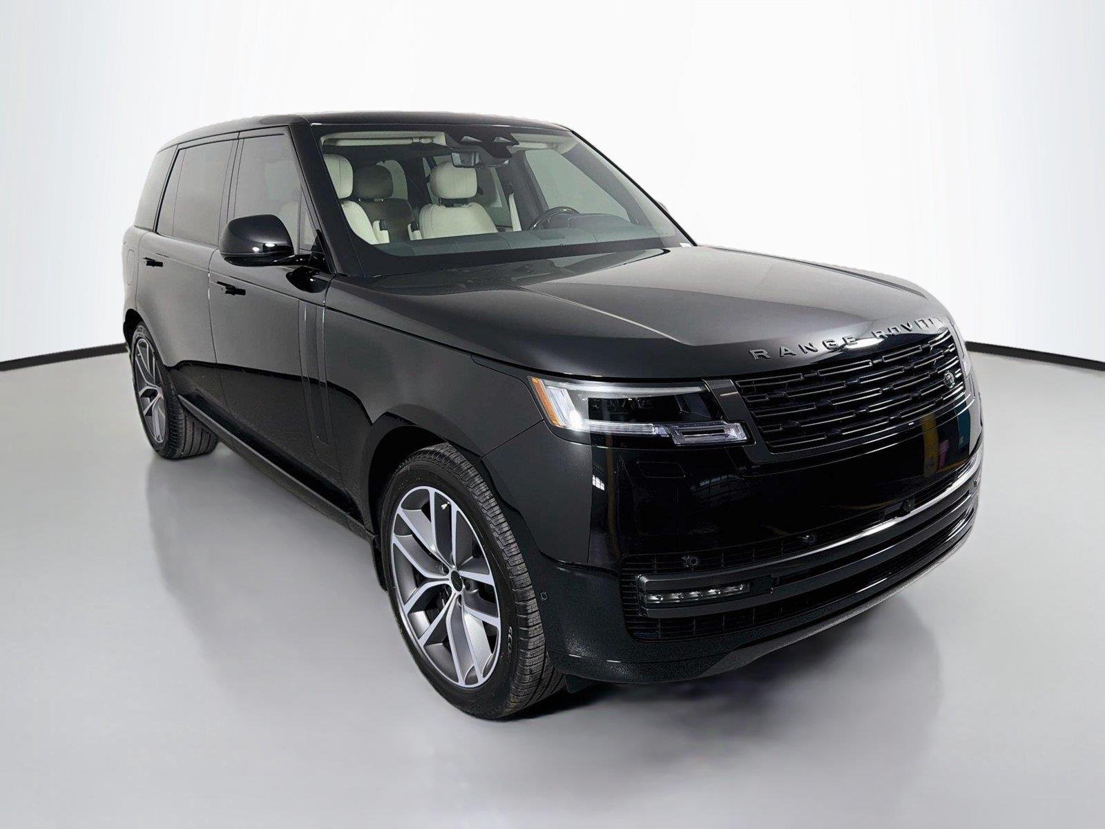 New 2026 Santorini Black Land Rover SE image 3