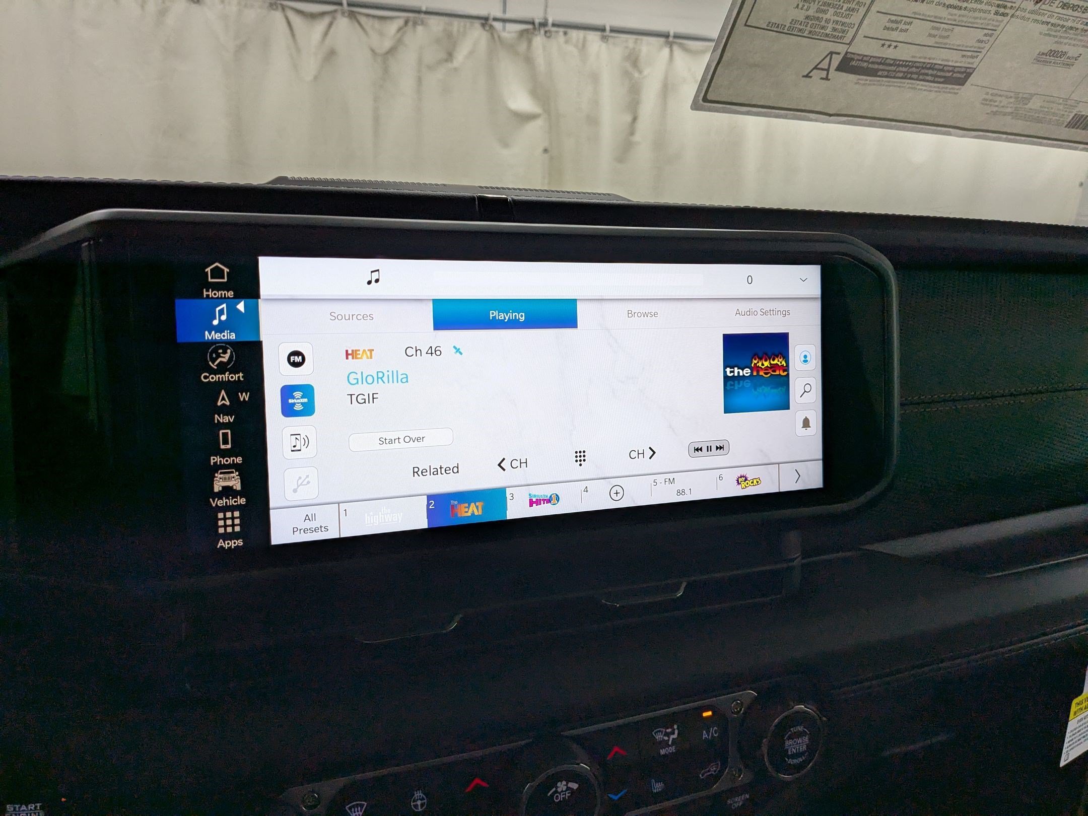 2025 Jeep Gladiator Mojave - Photo 12