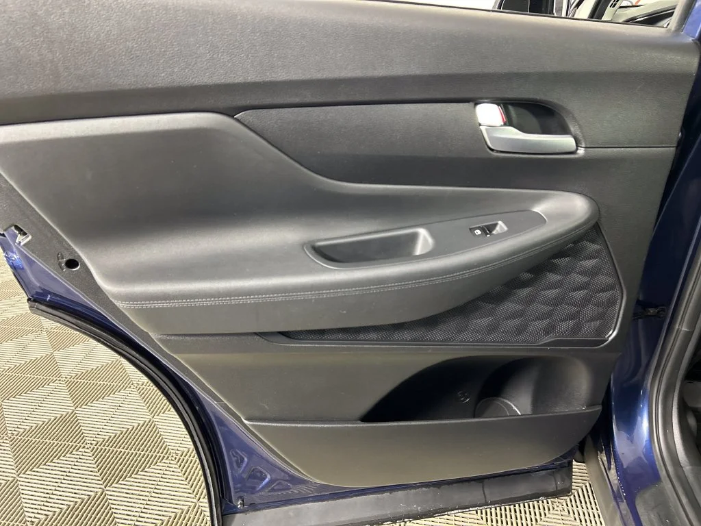 Used 2021 Blue Hyundai SE image 16