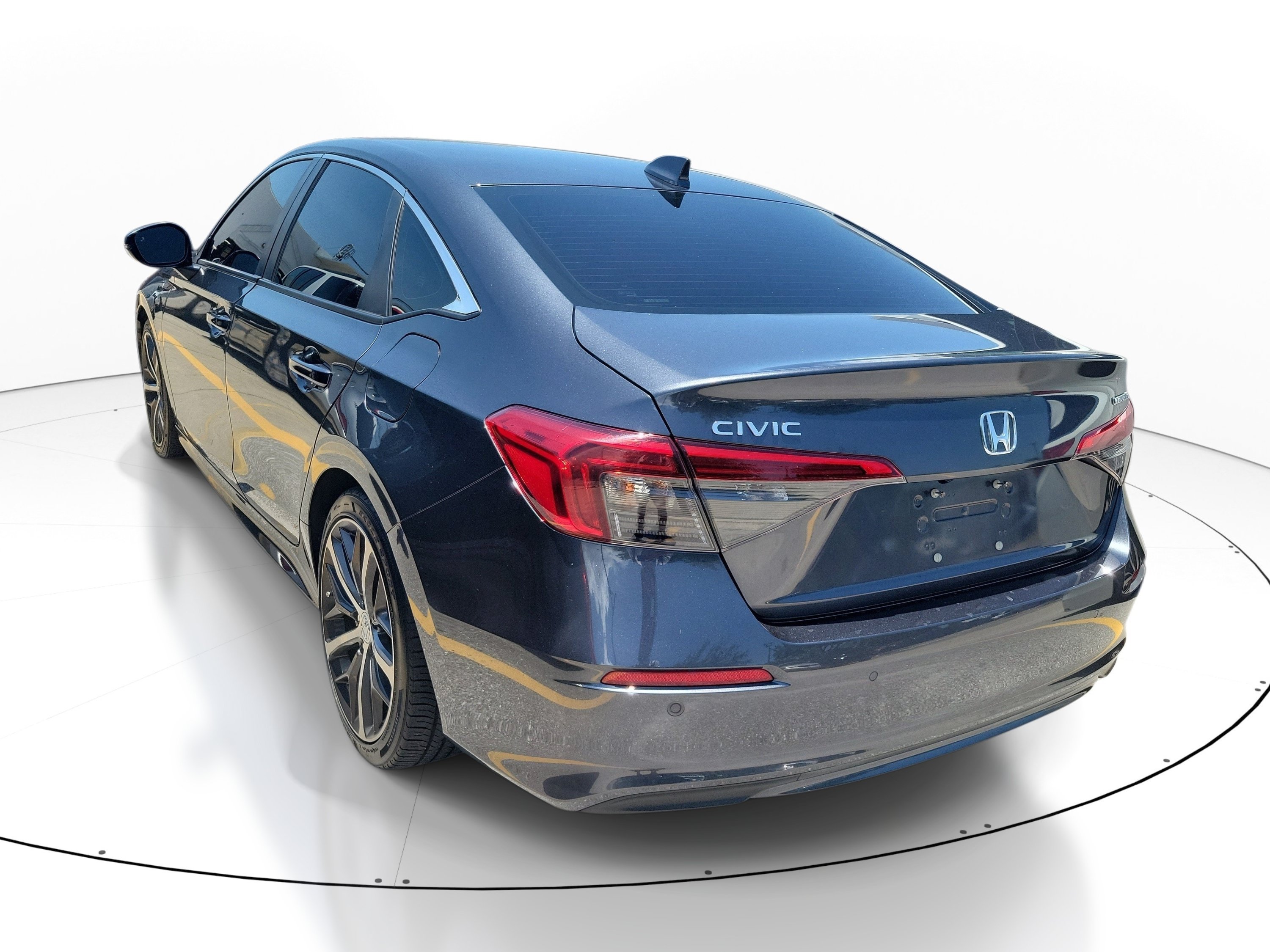 Used 2022 Sonic Gray Pearl Honda Touring image 3
