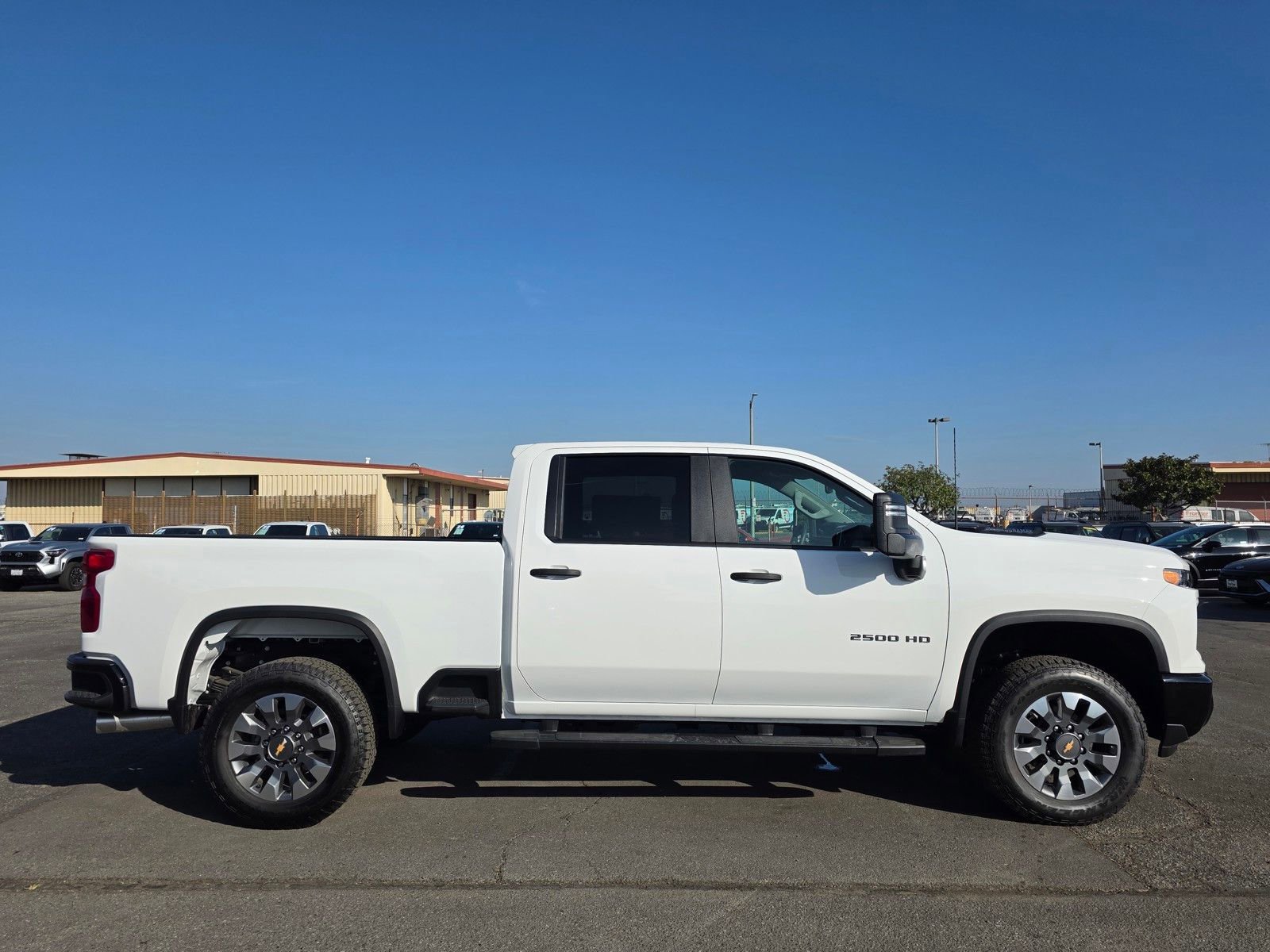 2025 Chevrolet Silverado 2500 HD Custom - Photo 8