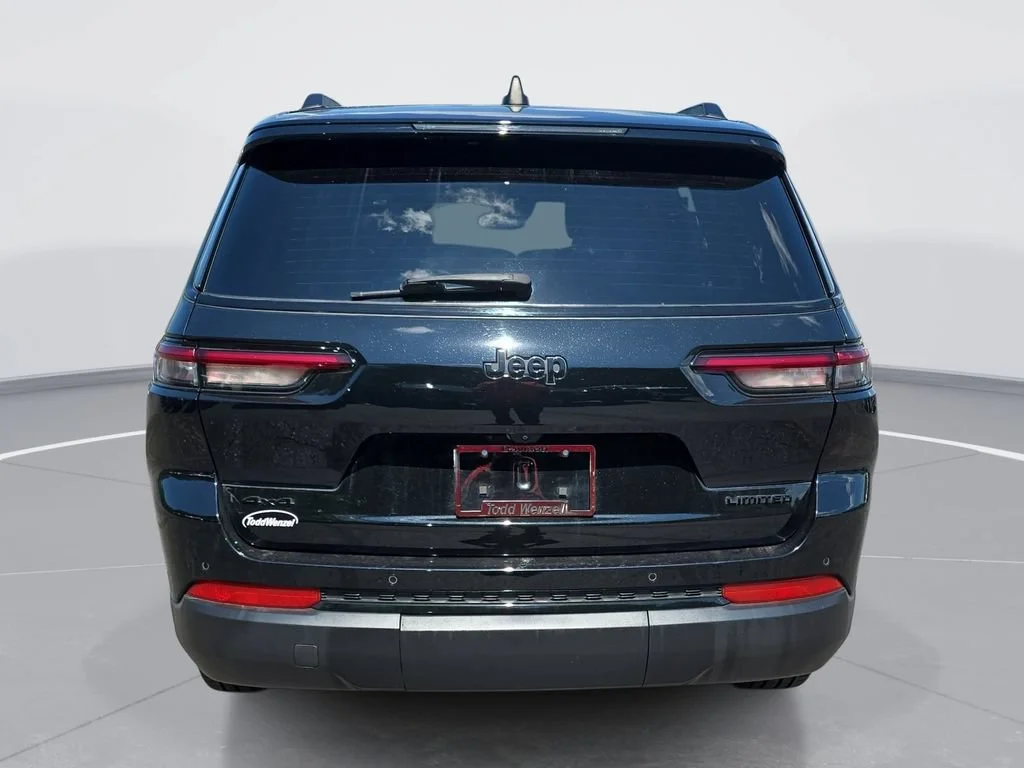 Used 2024 Black Jeep Limited 4x4 image 5