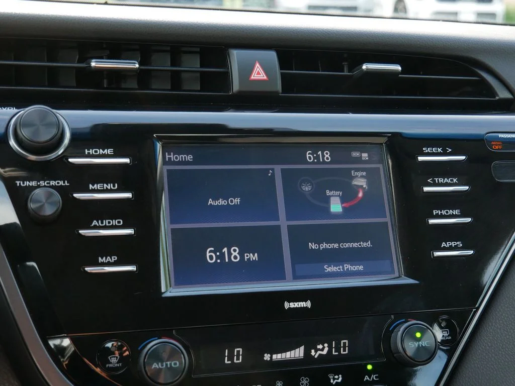 Used 2020 Silver Toyota LE image 22