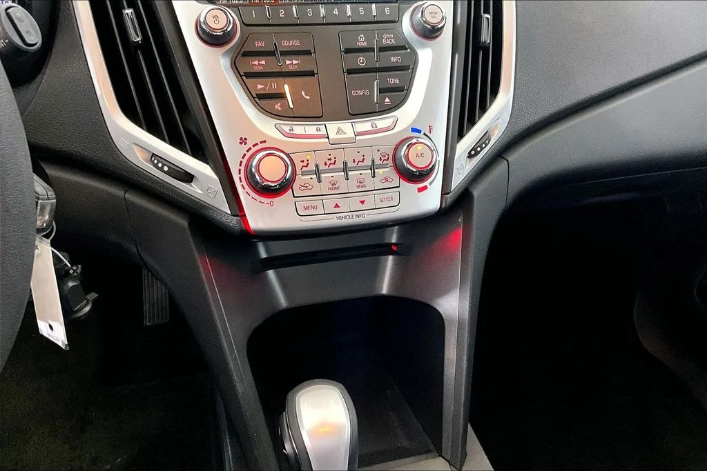 Used 2015 Quicksilver Metallic GMC SLE-1 image 25
