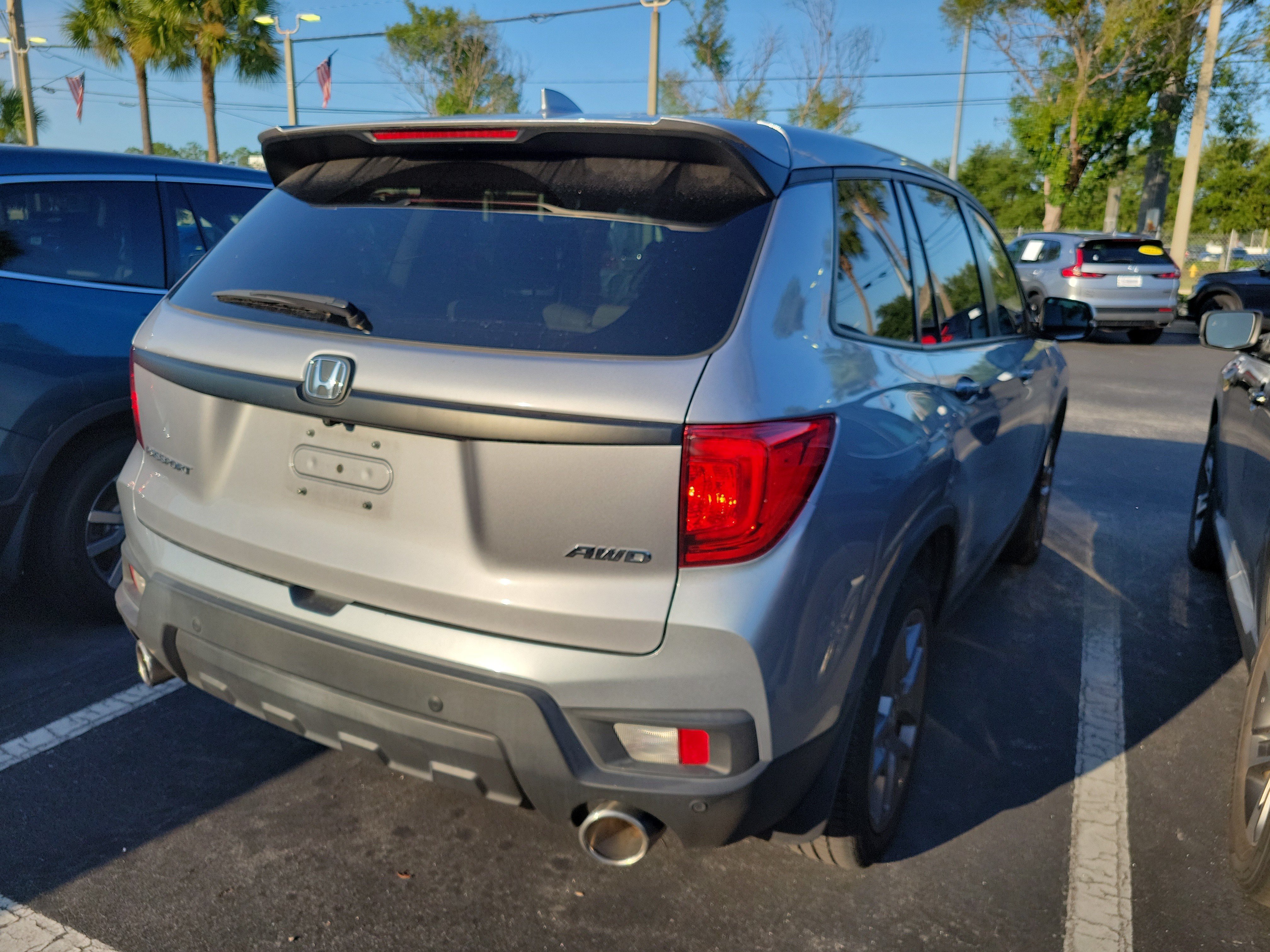Certified Used 2023 Lunar Silver Metallic Honda AWD EX-L image 29