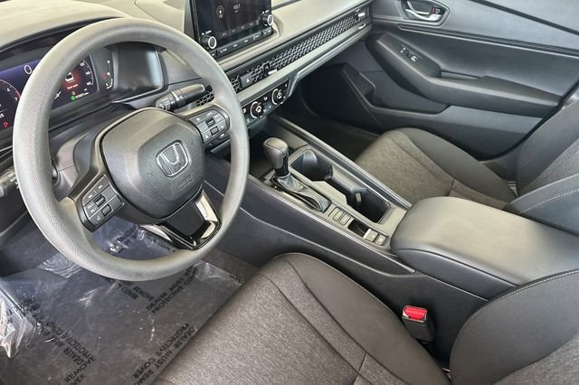 Used 2025 Canyon River Blue Met Honda SE image 10