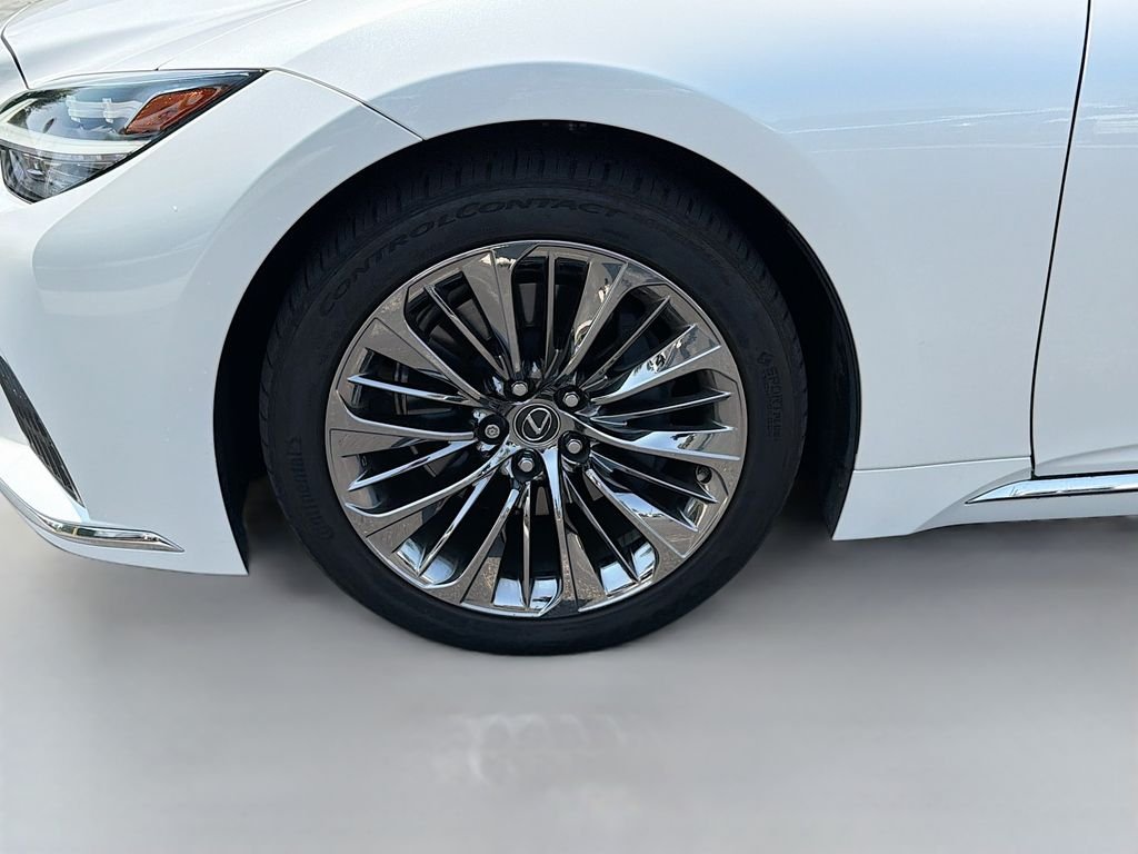 Used 2021 White Lexus 500 Base image 35