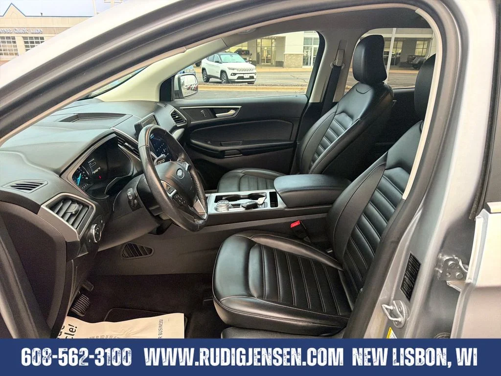 Used 2022 Silver Ford SEL image 9