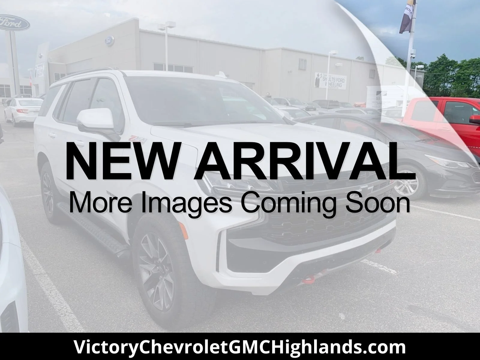 Used 2022 Iridescent Pearl Tricoat Chevrolet Z71 image 1