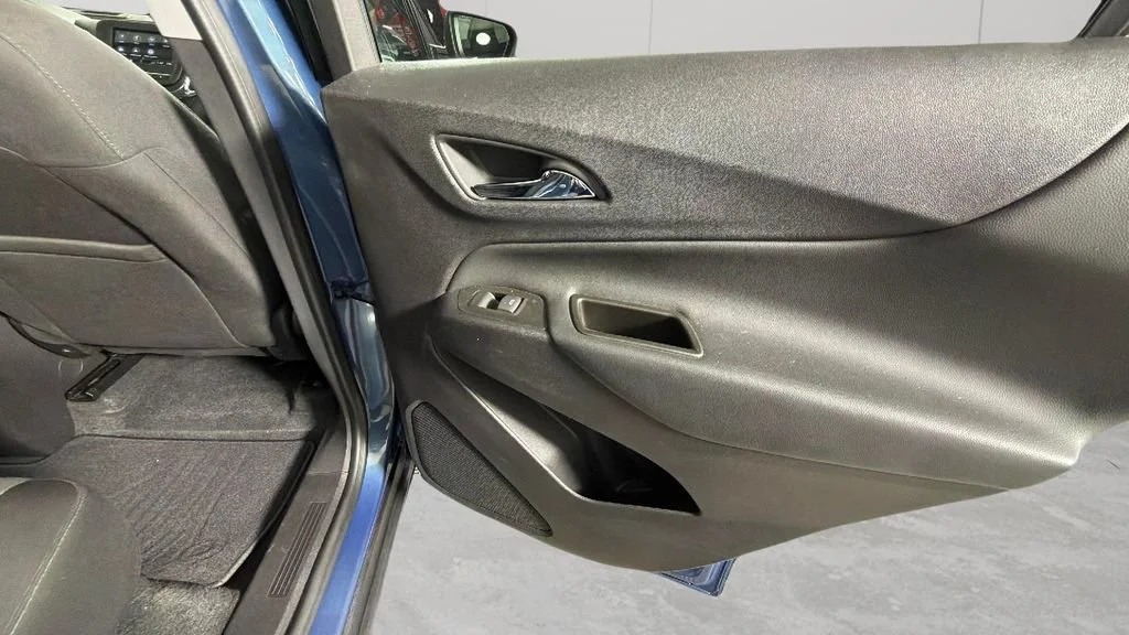 Used 2024 Lakeshore Blue Metallic Chevrolet LT image 32