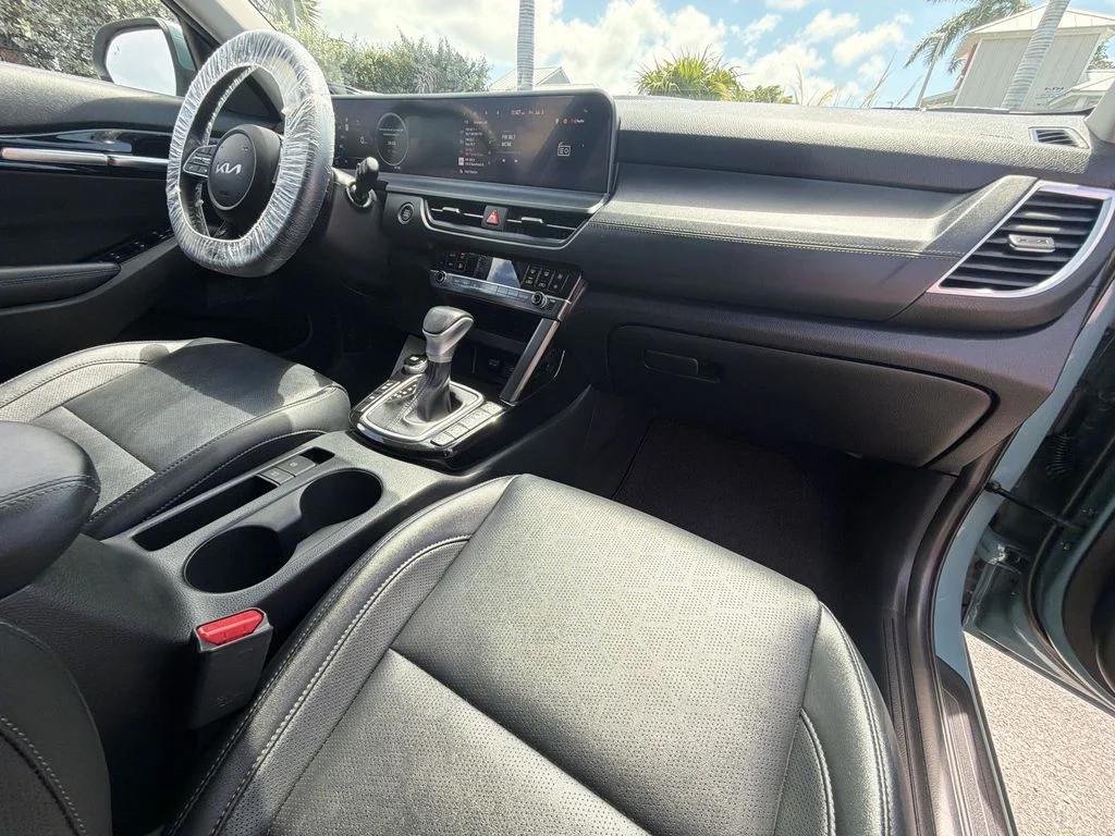 Used 2024 Blue Kia SX image 36
