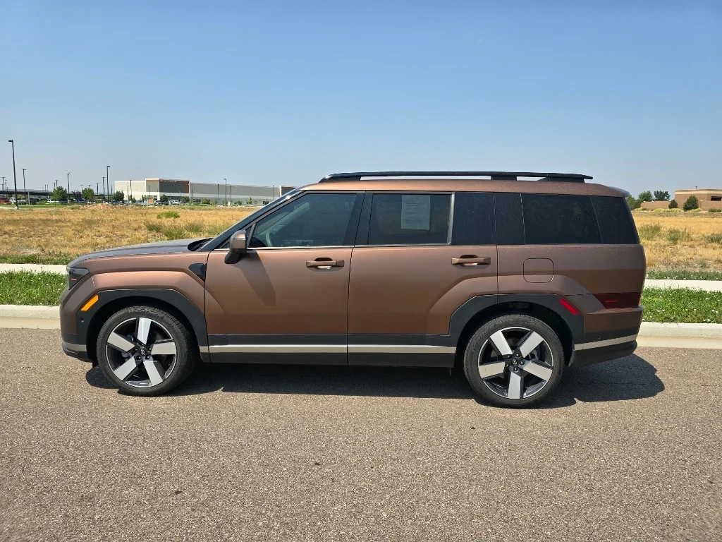 Used 2025 Earthy Brass Matte Hyundai Limited image 2
