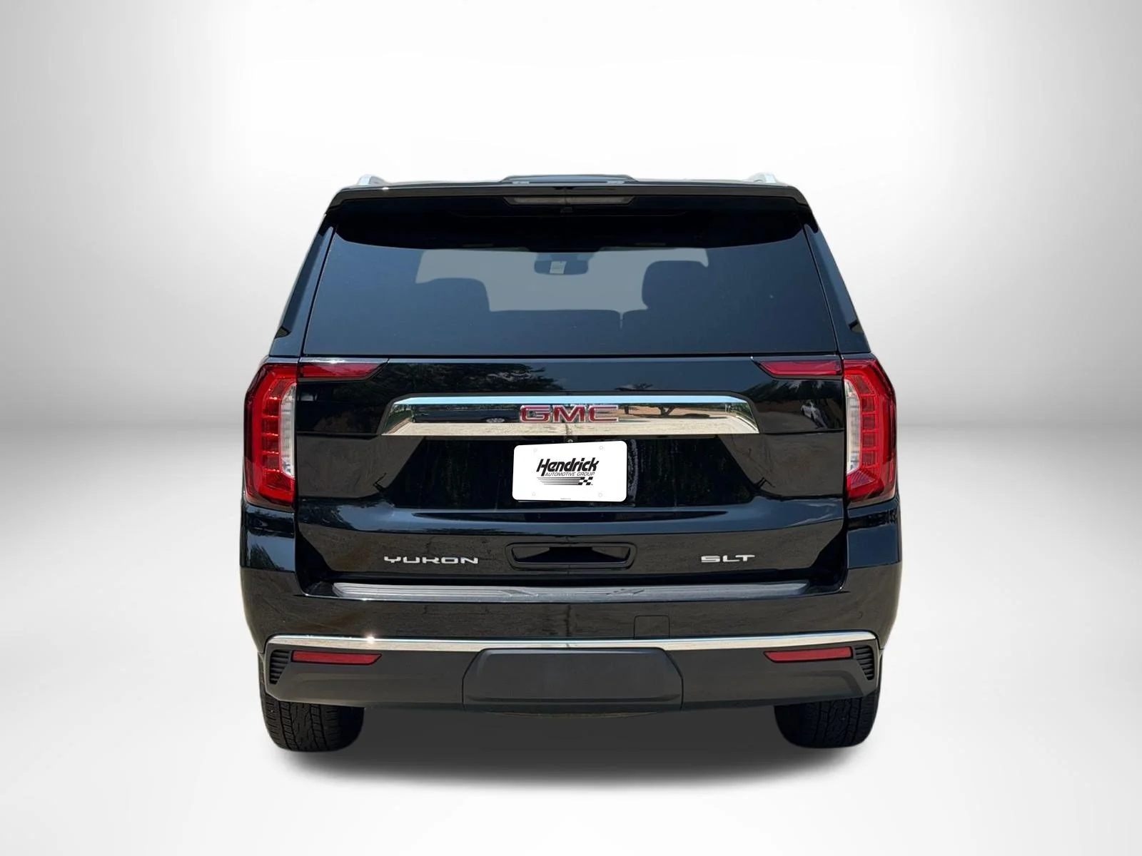 Used 2022 Onyx Black GMC SLT Luxury 4WD image 4