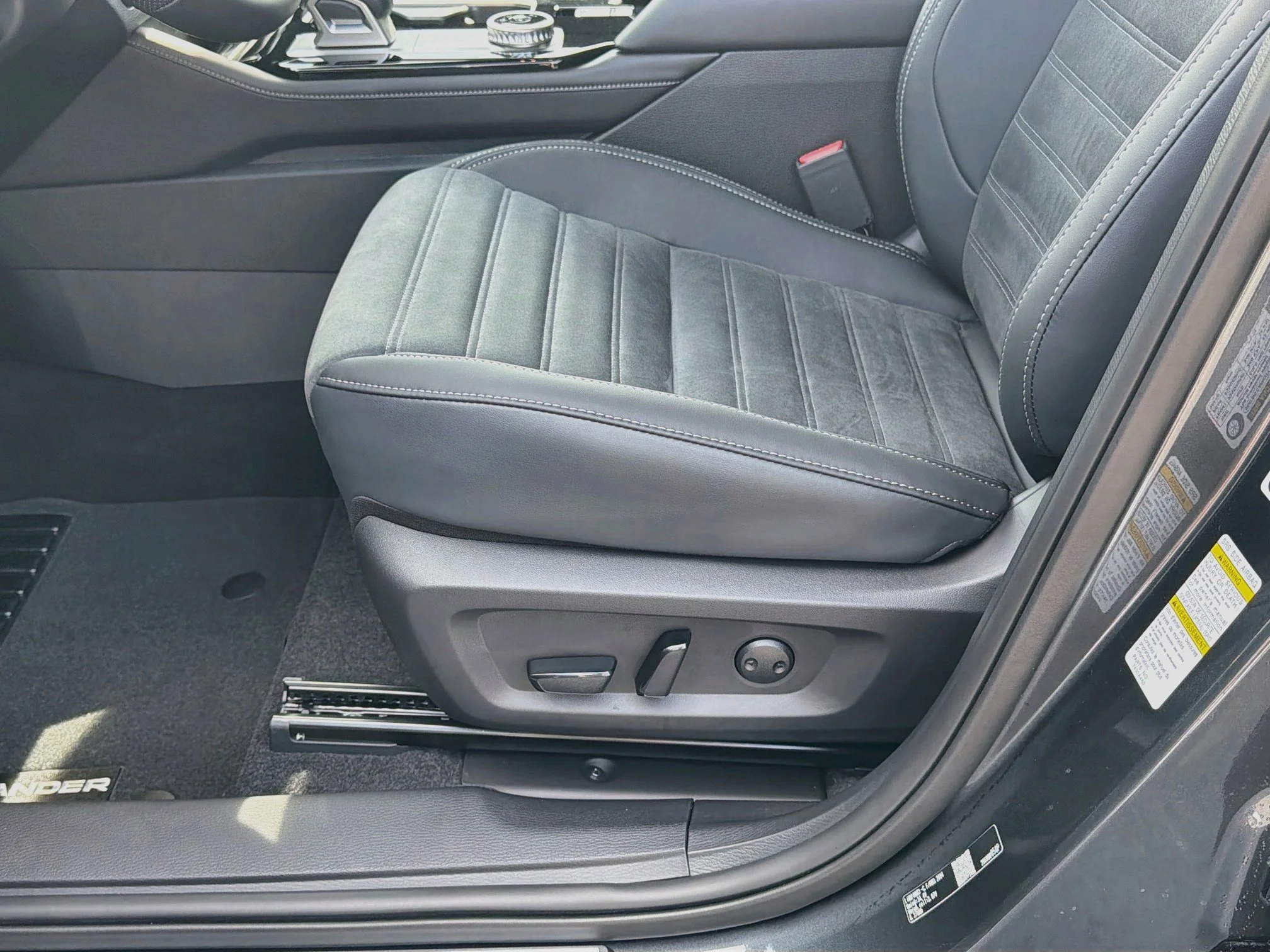 New 2026 Graphite Gray Mitsubishi SE 1.5T 2WD image 19