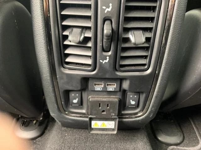 Used 2019 Silver Jeep Overland image 7
