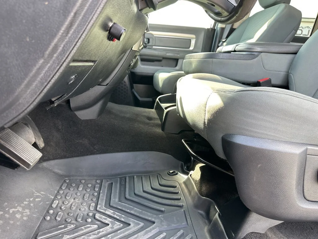 Used 2017 White Ram SLT image 29