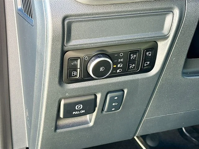 Used 2025 Gray Ford Lariat image 10