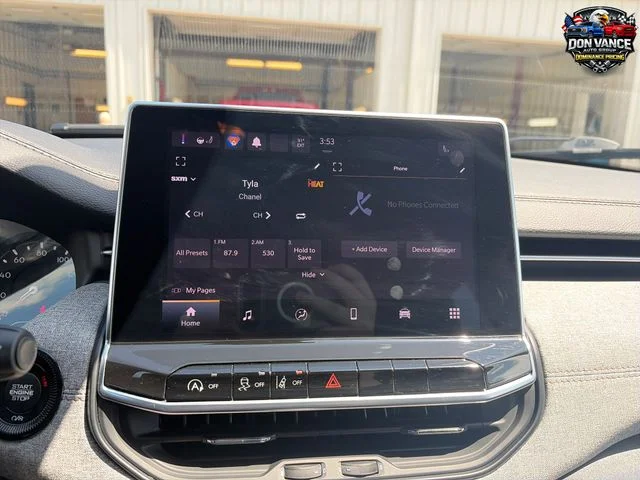 Used 2022 White Jeep Latitude Lux image 19