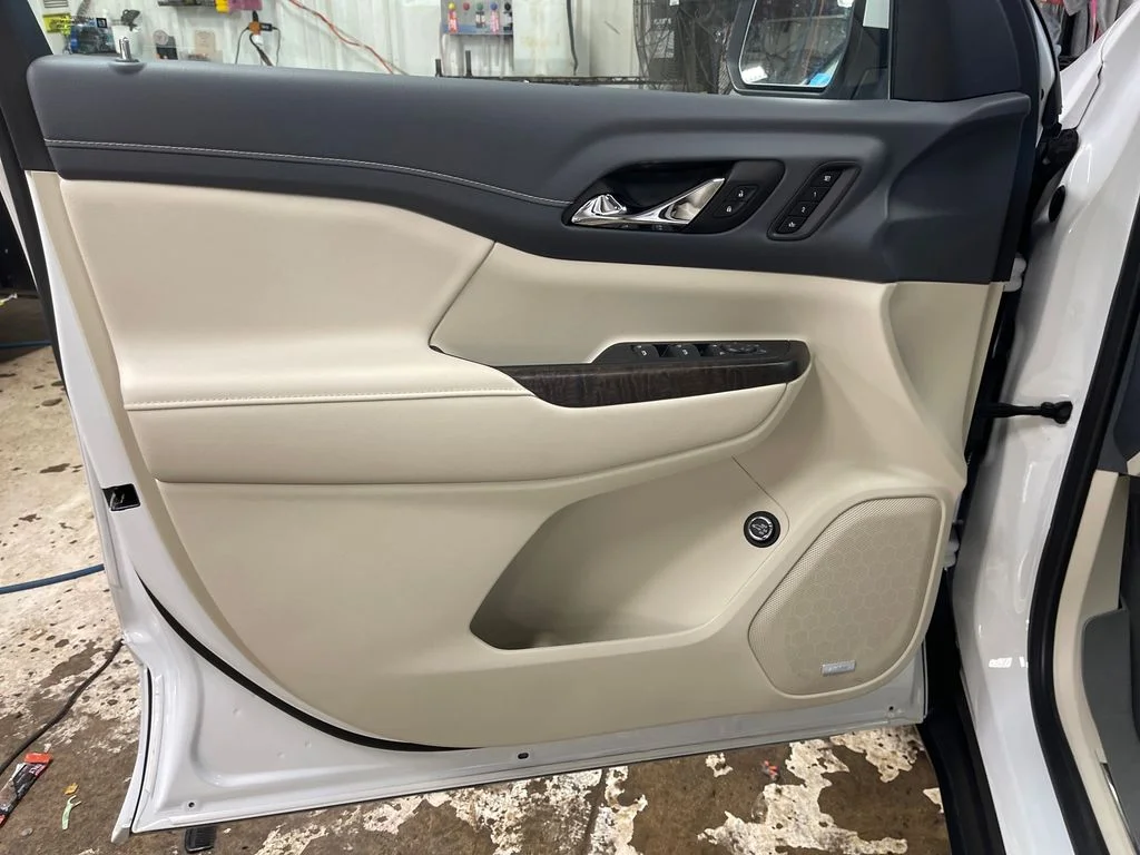 Used 2023 White GMC Denali image 17