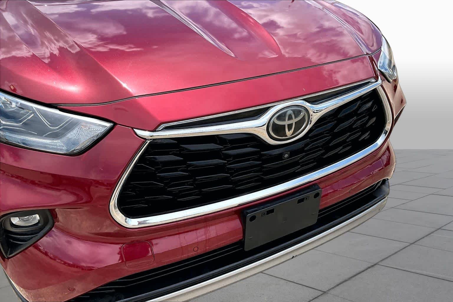 Certified Used 2021 Ruby Flare Pearl Toyota Platinum image 30