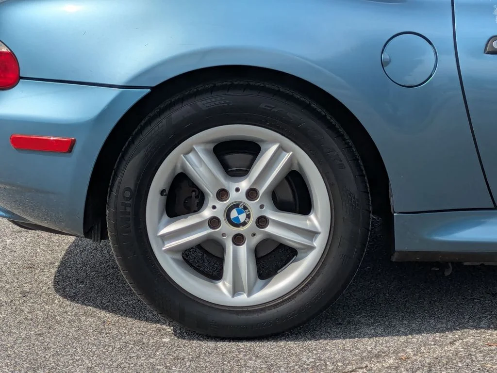 Used 2000 Blue BMW 2.3 image 9