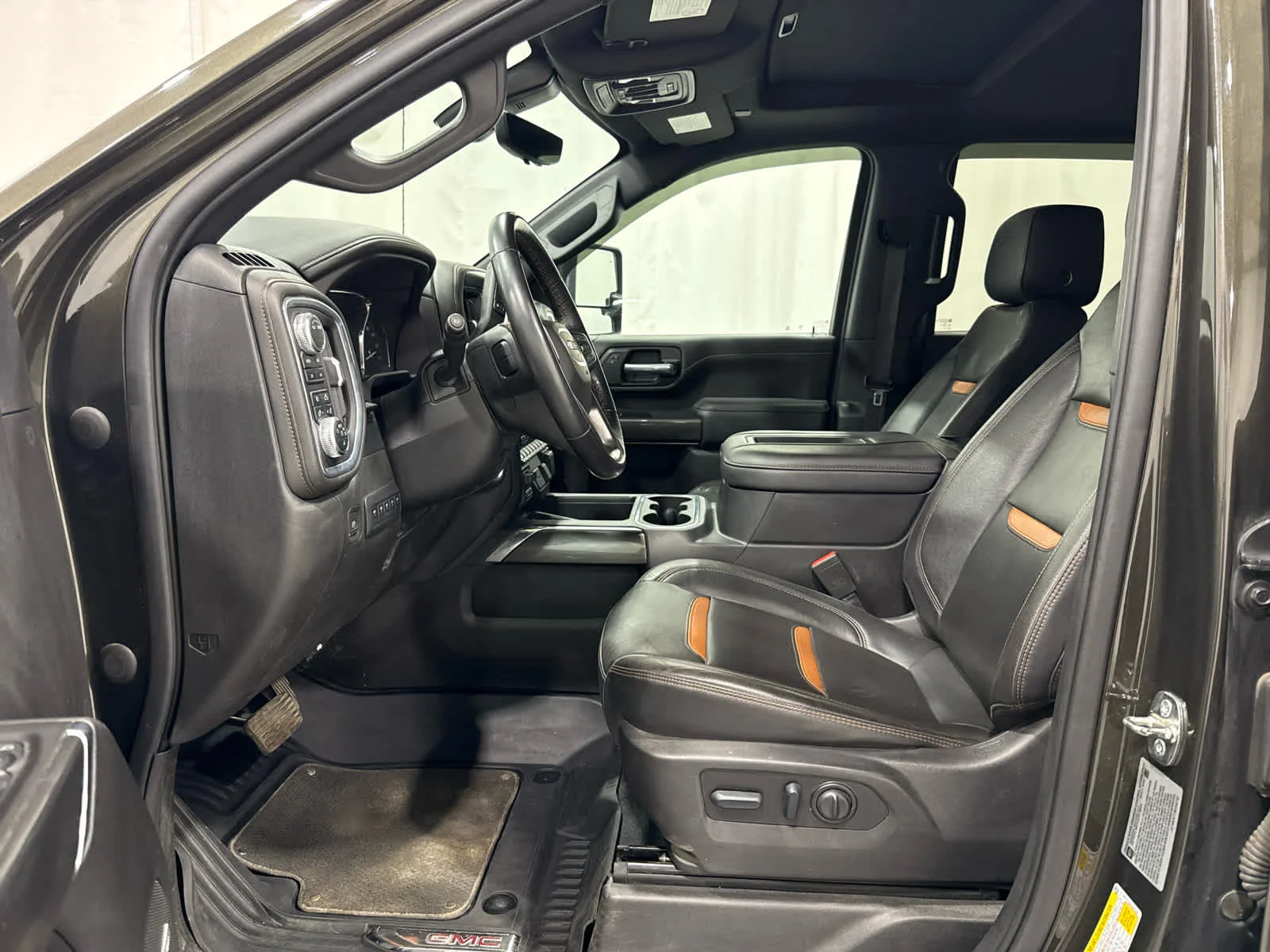 Certified Used 2022 FOREST METALLIC GMC AT4 image 11