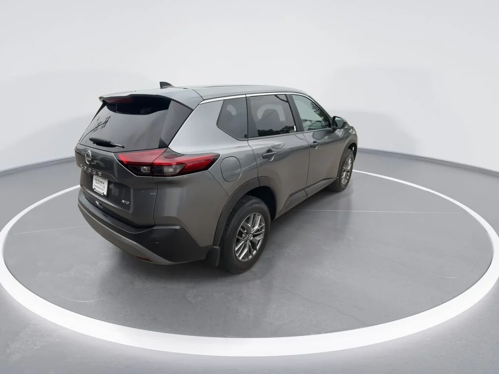 Used 2023 Gray Nissan S image 8