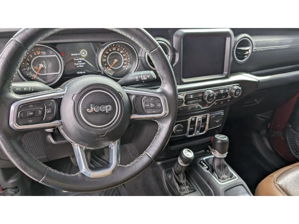 Used 2021 Snazzberry Pearlcoat Jeep Overland image 16