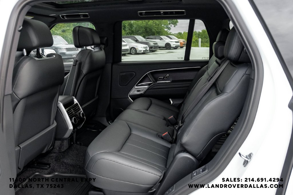 New 2027 Fuji White Land Rover SE image 40