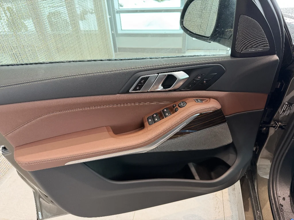 New 2026 Manhattan Green Metallic BMW xDrive40i image 11