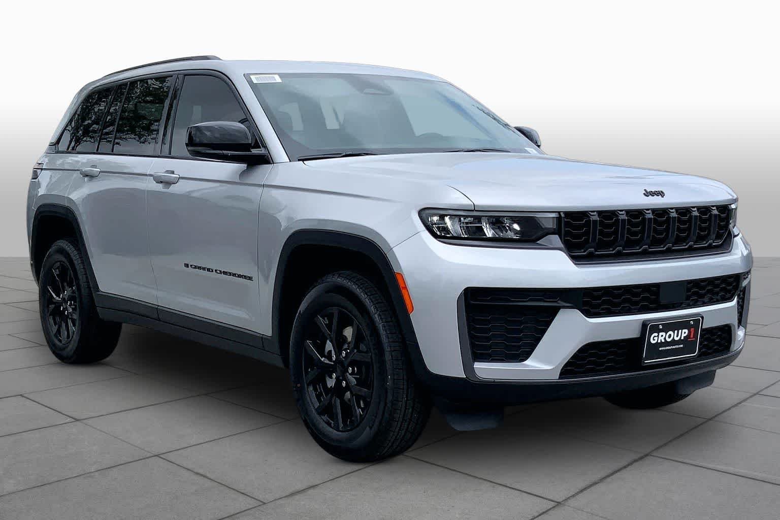 New 2026 Silver Zynith Exterior Paint Jeep Laredo Altitude image 2