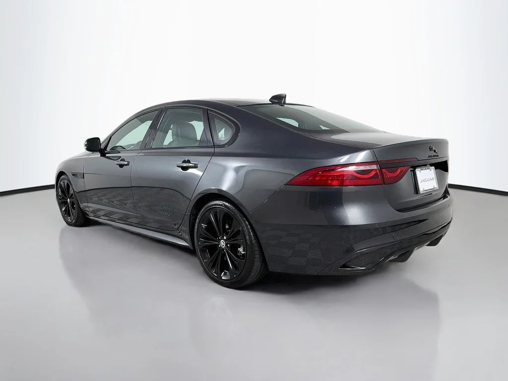 Used 2024 Gray Jaguar R-Dynamic SE image 7