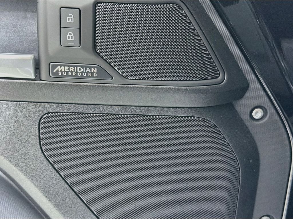 New 2026 Santorini Black Land Rover V8 image 19