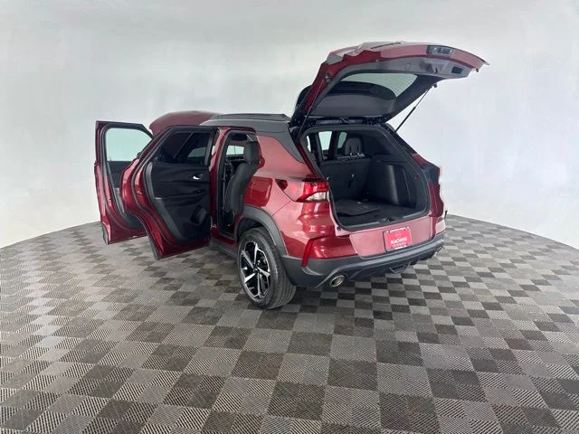 Used 2023 Red Chevrolet RS image 16