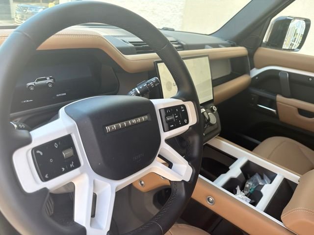 Certified Used 2026 Fuji White Land Rover S image 10