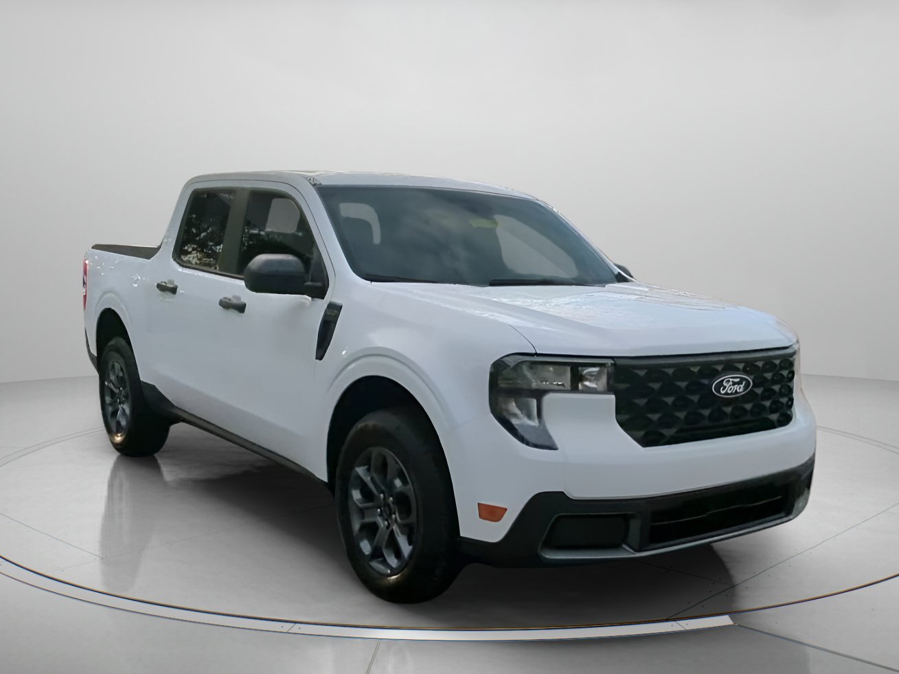 New 2026 Oxford White Ford XLT image 3