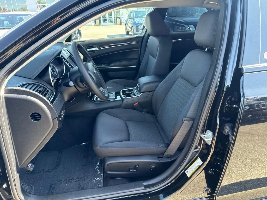 Used 2023 Black Chrysler Touring image 23