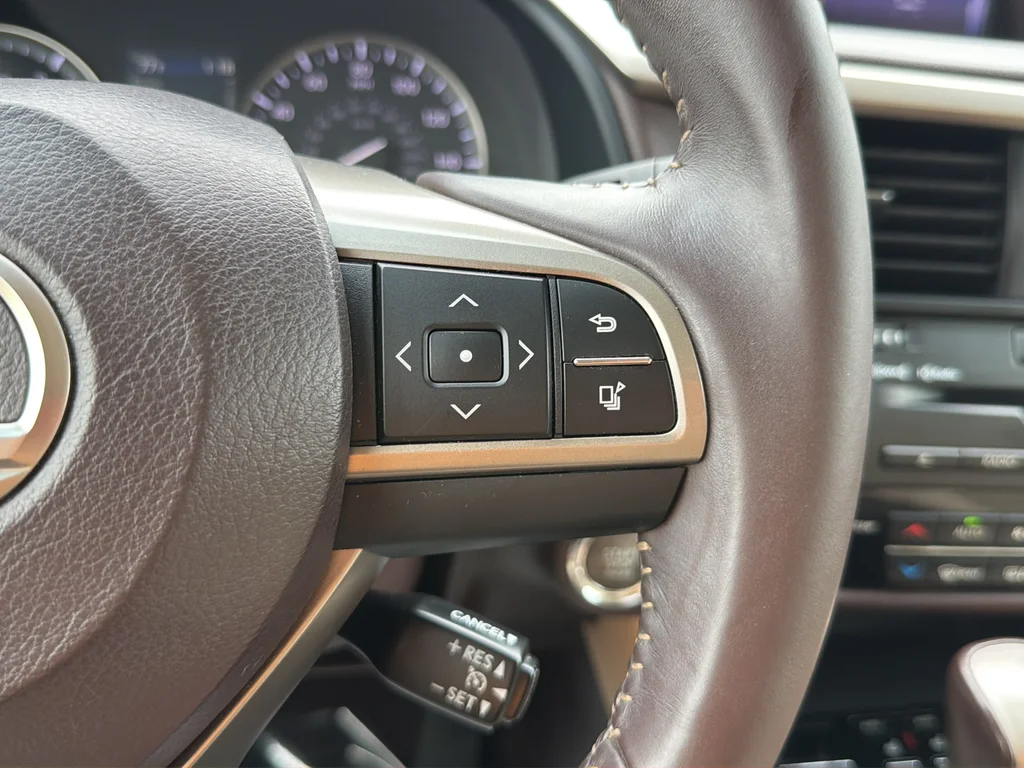 Used 2016 Blue Lexus 350 image 38