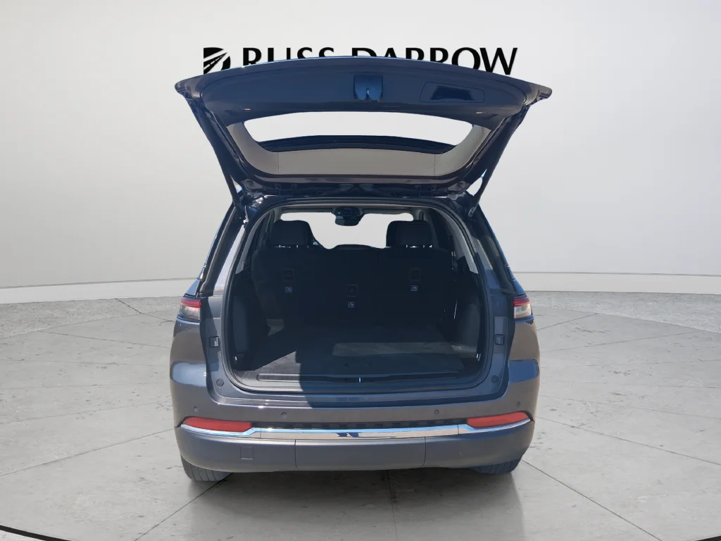 Used 2022 Gray Jeep Limited image 29