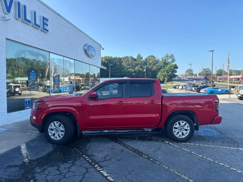 Used 2022 Red Nissan SV image 2