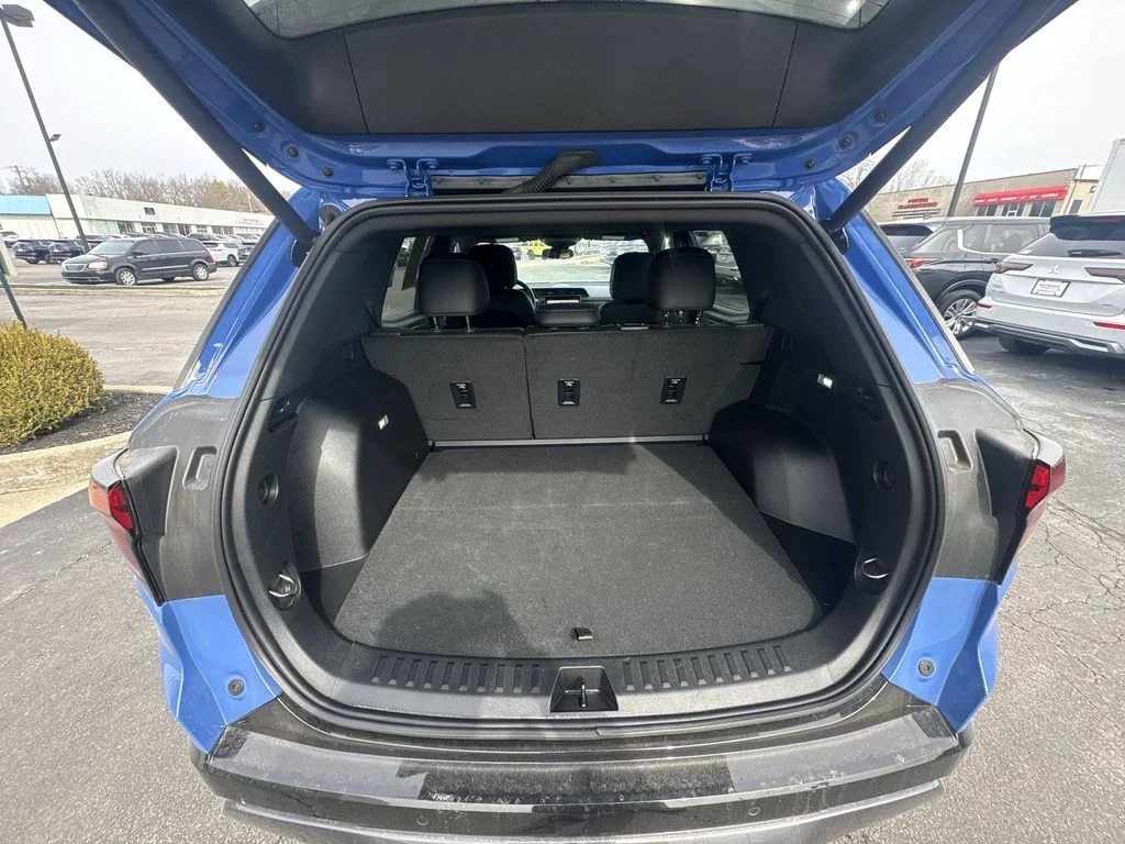 Used 2026 Blue GMC AT4 image 19